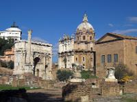 Blick zu den Forum Romanum Ruinen